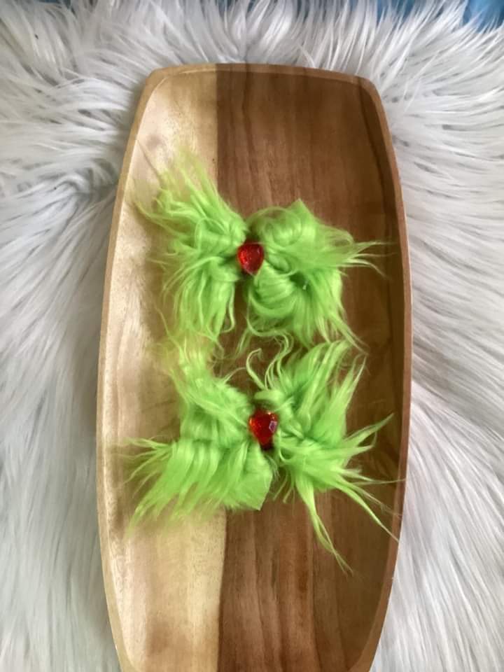 Grinch fur piggies