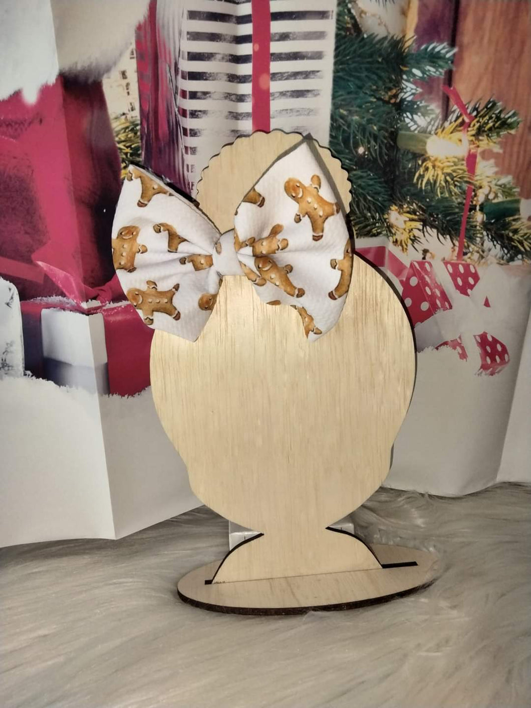 Gingerbread man bow
