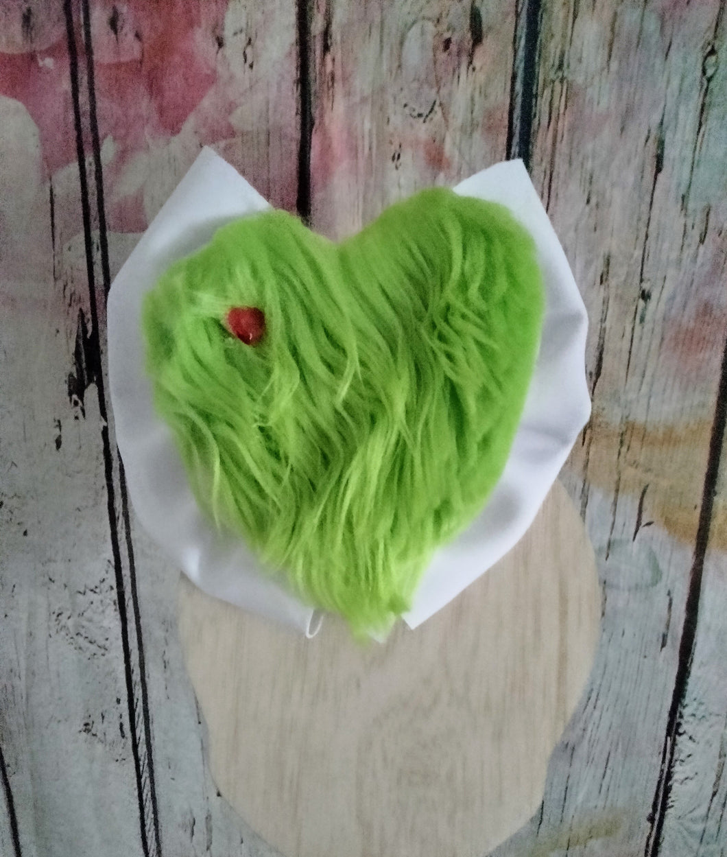 10 inch heart grinch fur bow