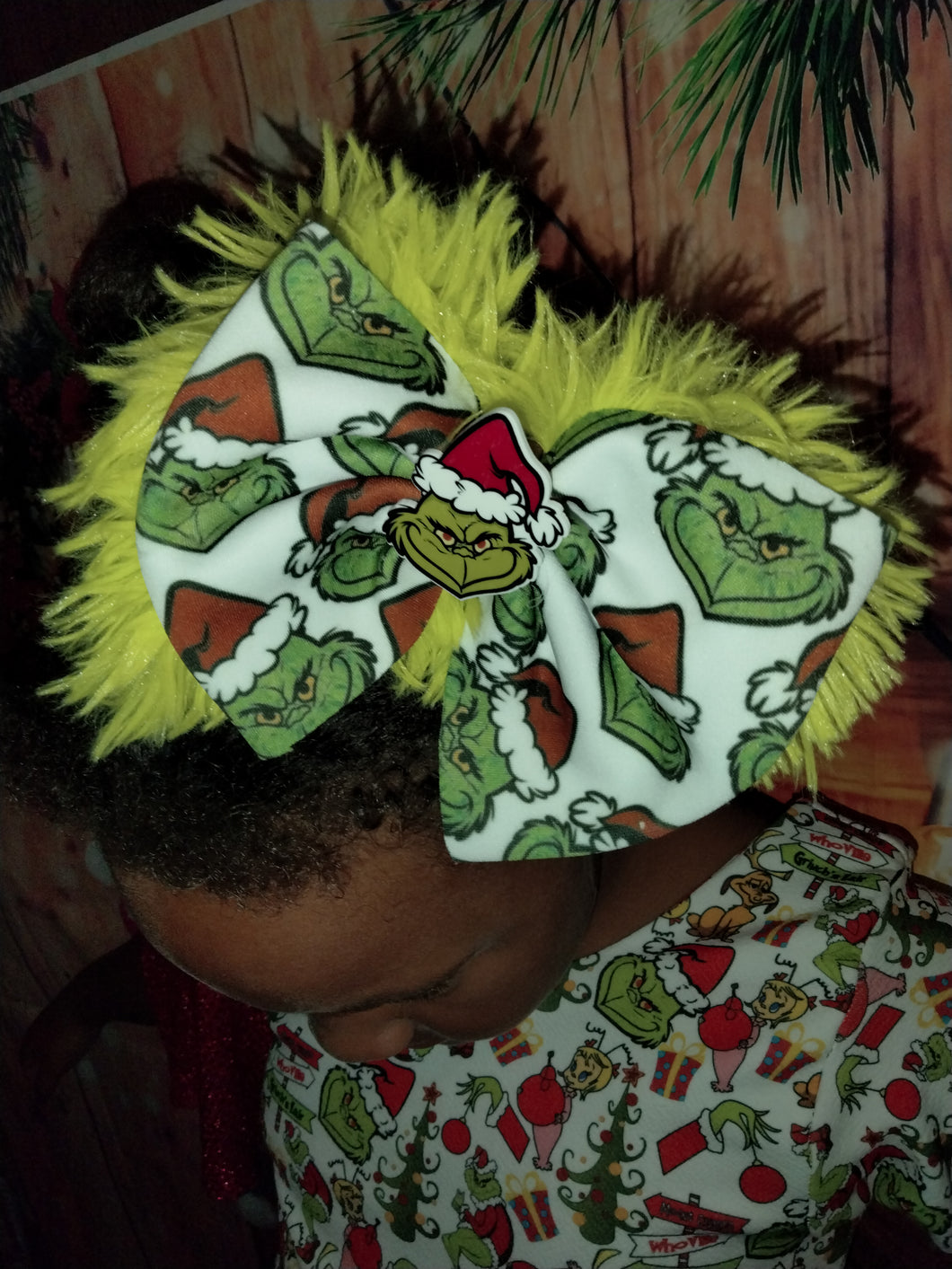 Furry Grinch bow (Grinch middle piece)