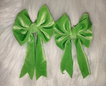 Load image into Gallery viewer, Grinch green velvet 💚
