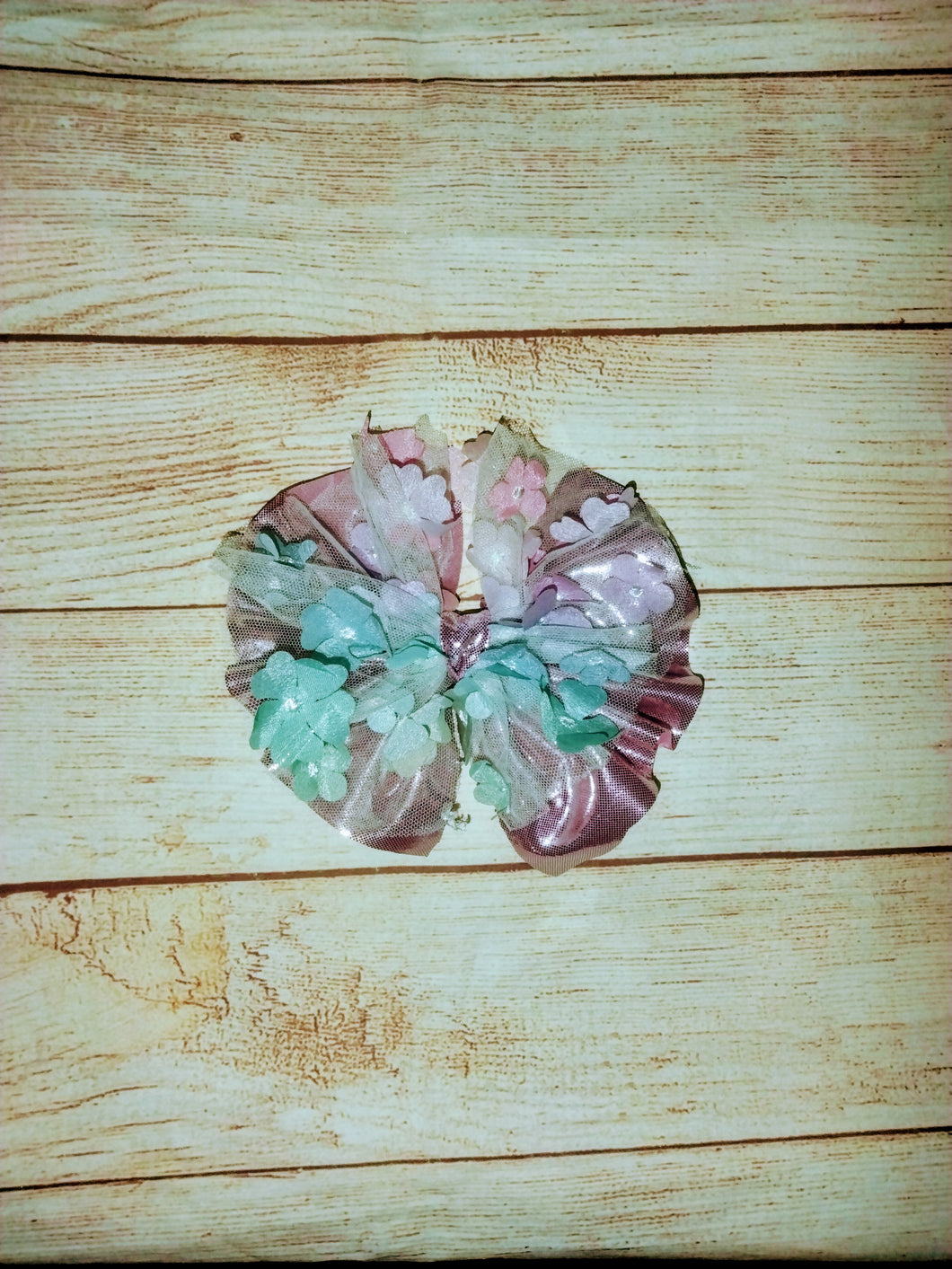 Flower/ shinny bow