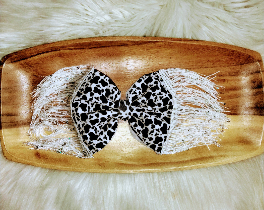 Cow bow with fringe