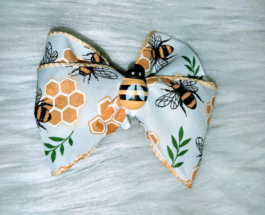 Bumble bee bow