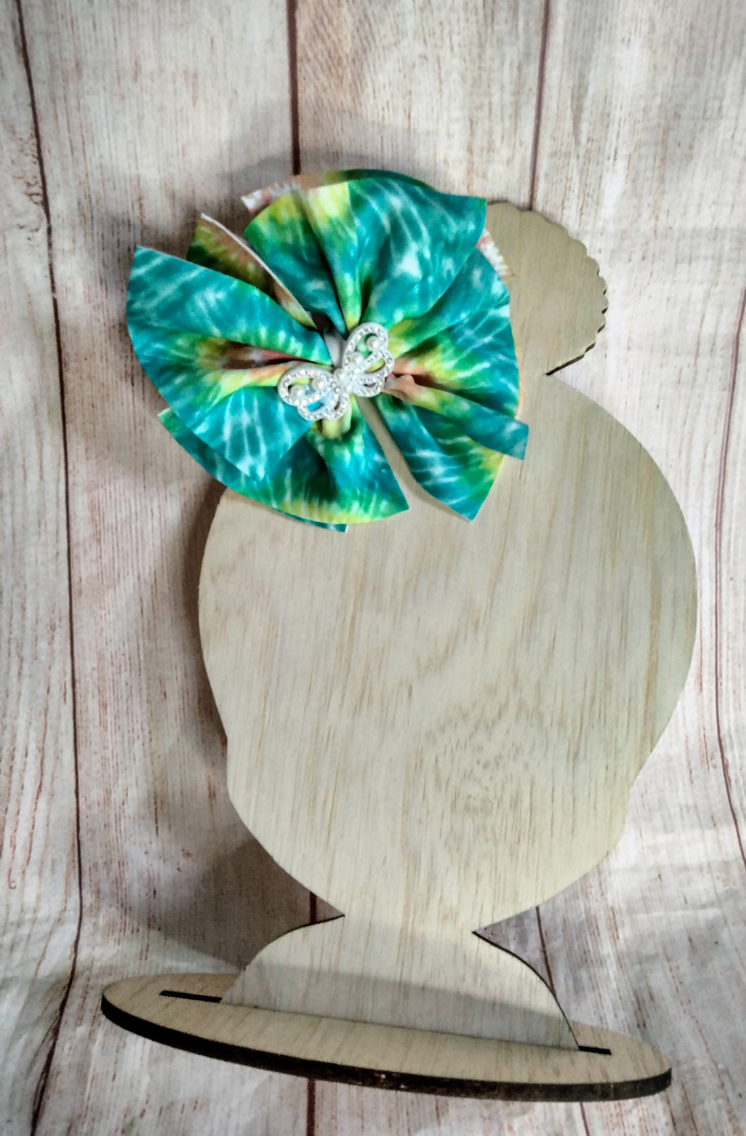 Tie dye shredded bow