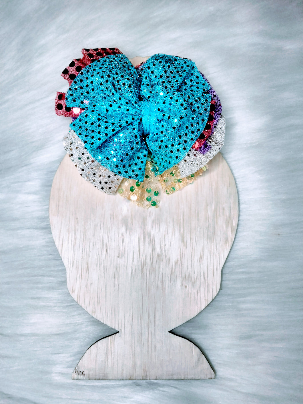 Colorful shredded bow