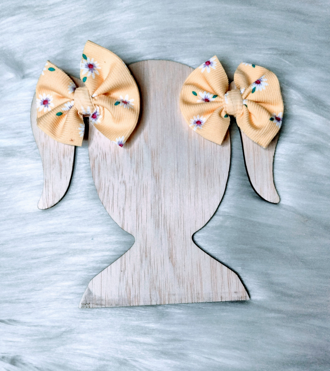 Yellow flower piggies