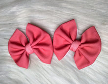 Load image into Gallery viewer, Neon pink 🩷
