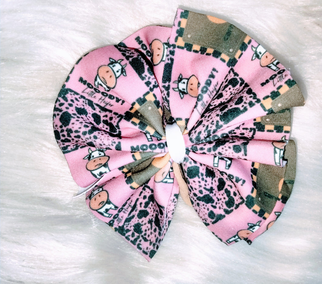 Moody little heifer shredded bow