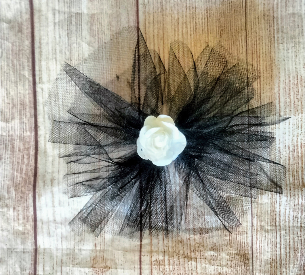 Black rose tulle bow 🖤 🌹