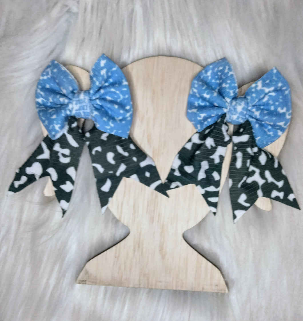 Blue composition sailor piggies