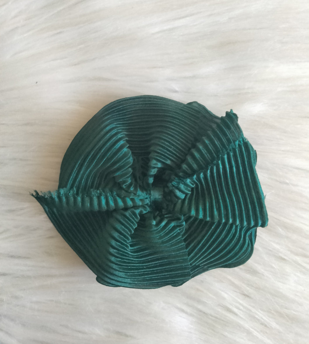 Green pleated shredded bow
