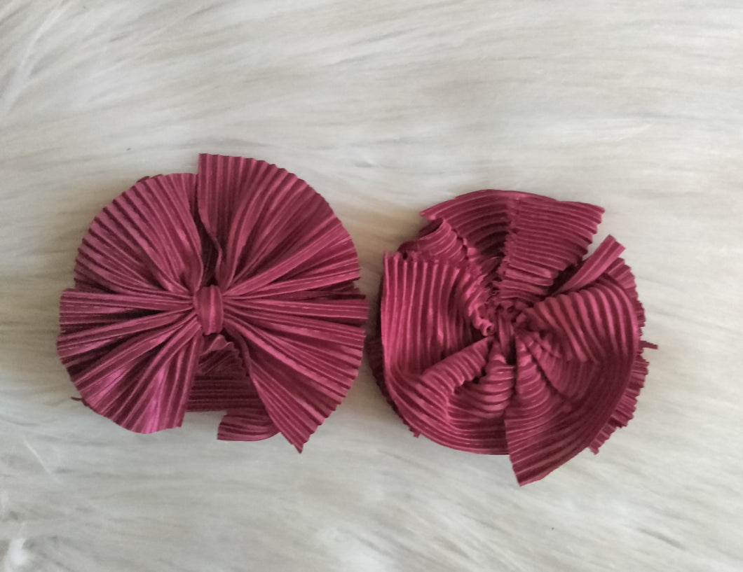 Red pleated shredded piggies