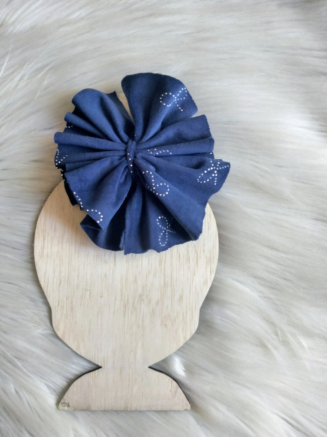 Blue velvet shredded bow