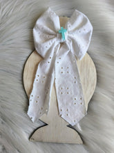 Load image into Gallery viewer, White lace sailor bow with cross

