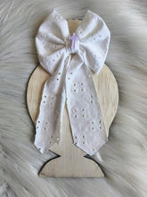 Load image into Gallery viewer, White lace sailor bow with cross
