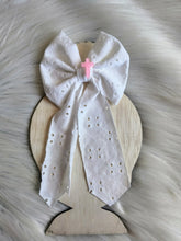Load image into Gallery viewer, White lace sailor bow with cross
