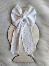 Load image into Gallery viewer, White lace sailor bow with cross
