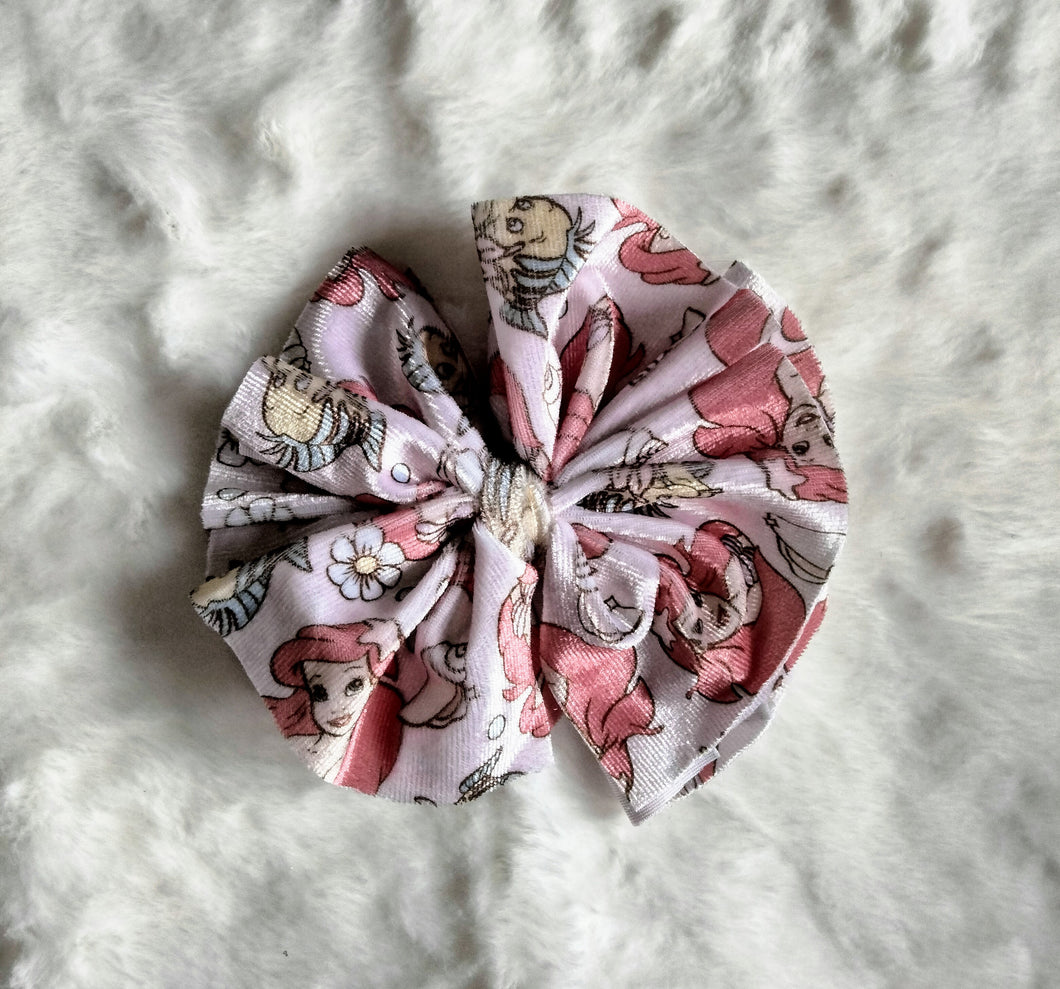 Ariel velvet shredded bow