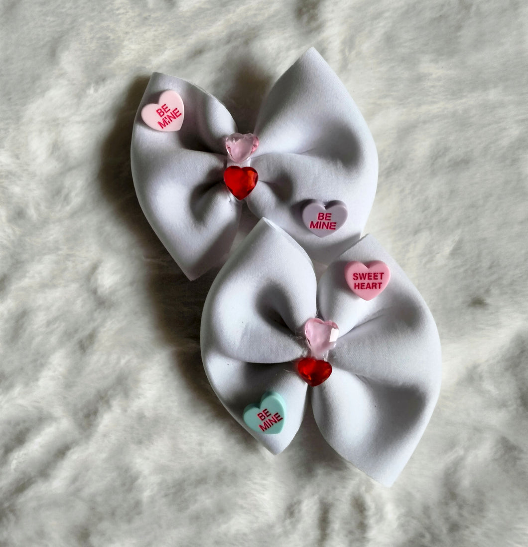 Conversation hearts piggies