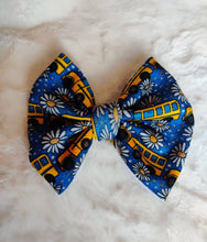 Load image into Gallery viewer, Bus bow/ piggie
