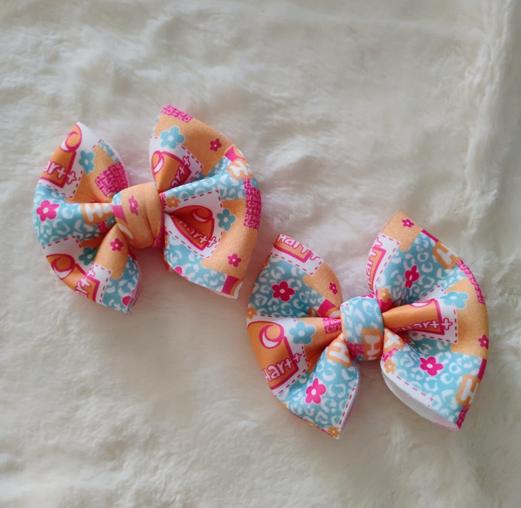 Bow/ piggie Carhartt