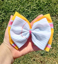 Load image into Gallery viewer, Bow / piggie
