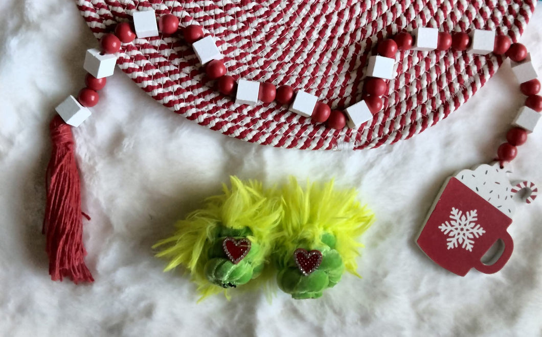 Green furry top knot piggies