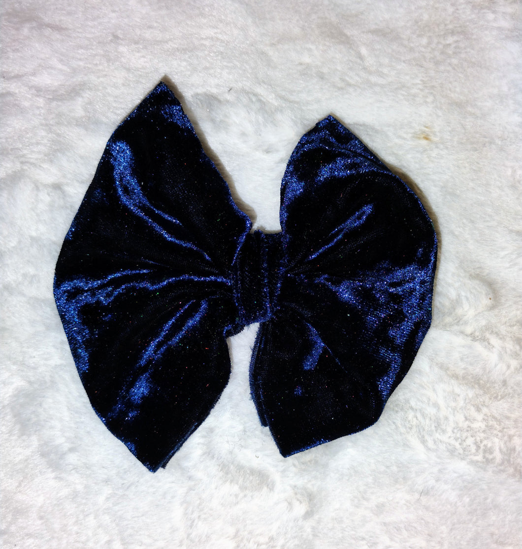 Dark blue velvet bow